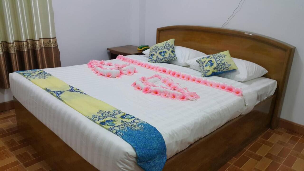 Golden Palace Hotel Hpa-an Esterno foto
