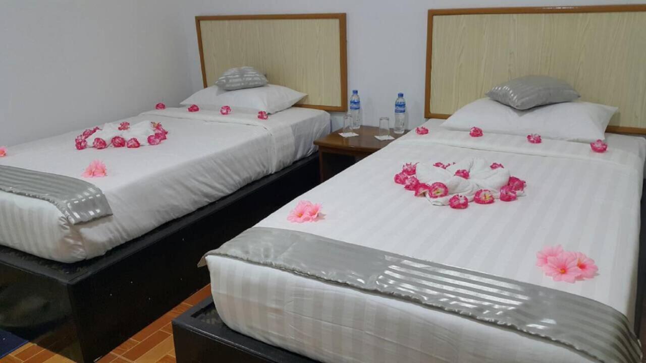 Golden Palace Hotel Hpa-an Esterno foto